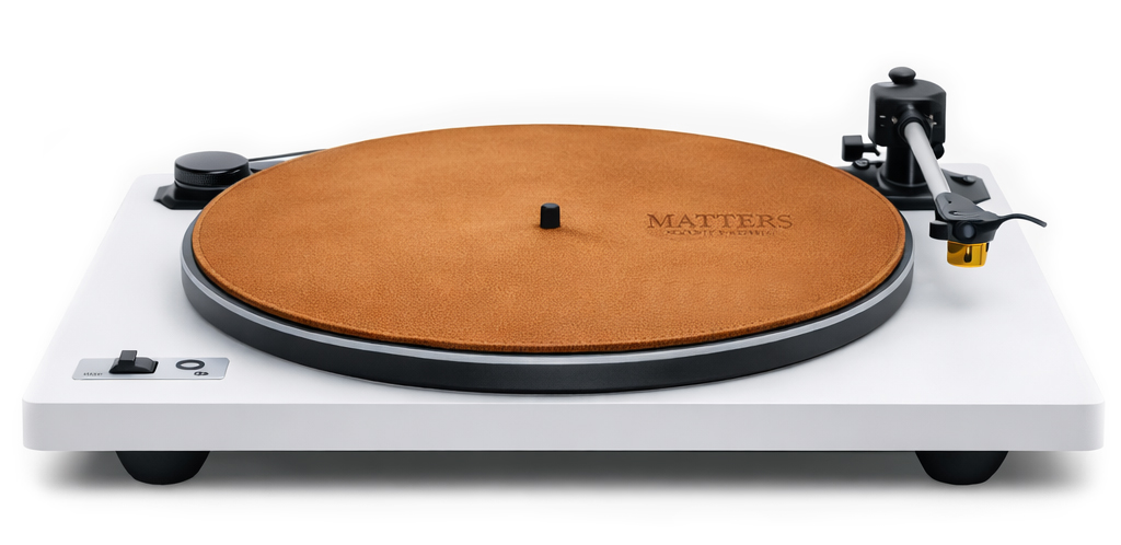 Premium vinyl turntable equipped with MATTERS leather mat – protects records, minimizes vibrations, and adds luxury aesthetics